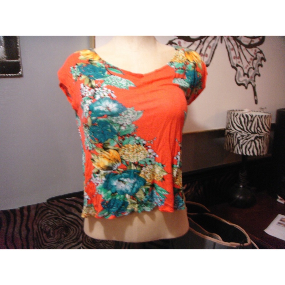 Uptown Vibe USA juniors M flower multicolor shirt top‎
